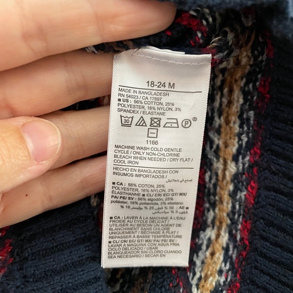 Old Navy Kid’s Navy and Red Patterned Crewneck Sweater - Picture 4 of 4